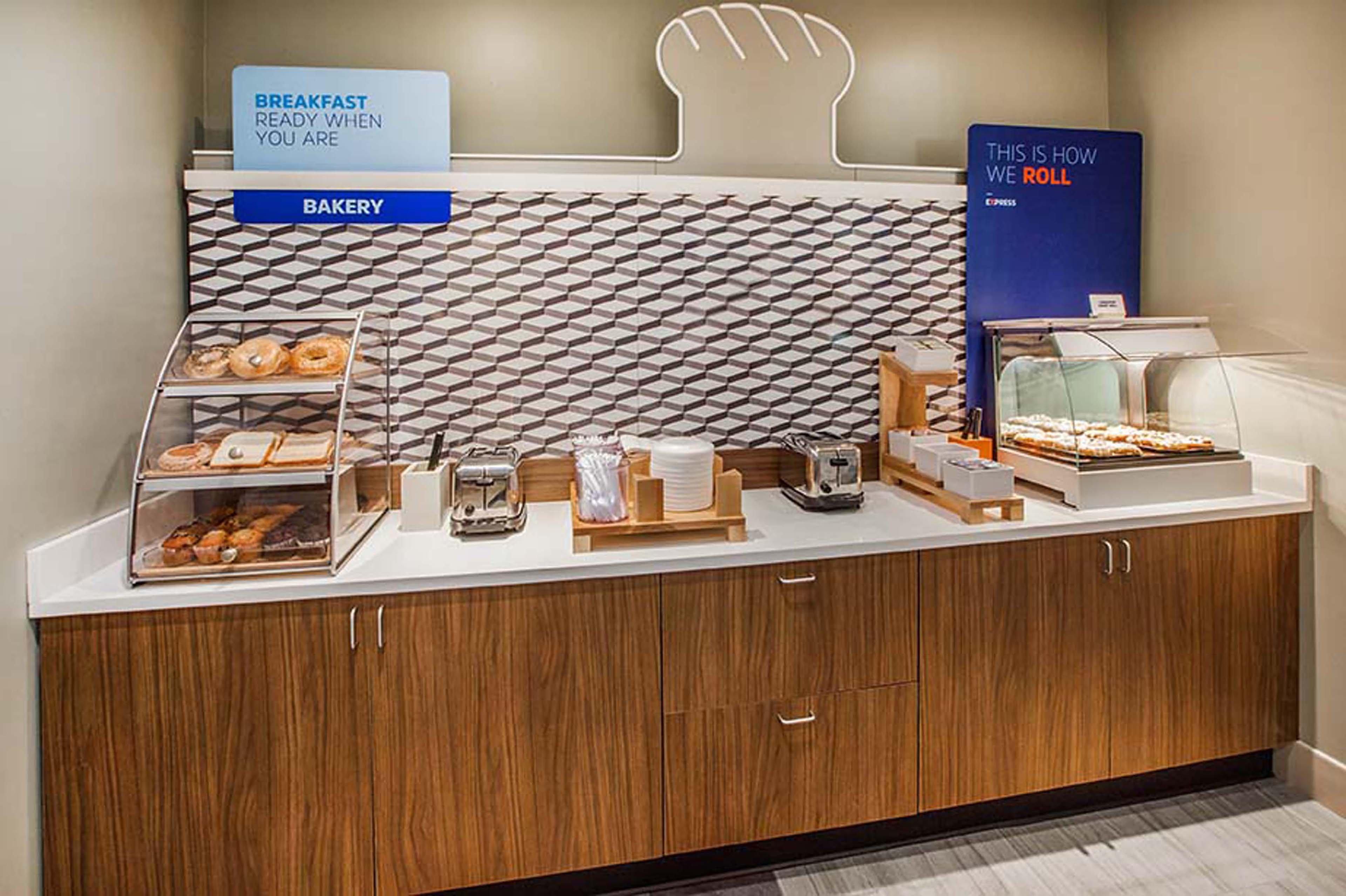 Holiday Inn Express Toledo North By Ihg Buitenkant foto