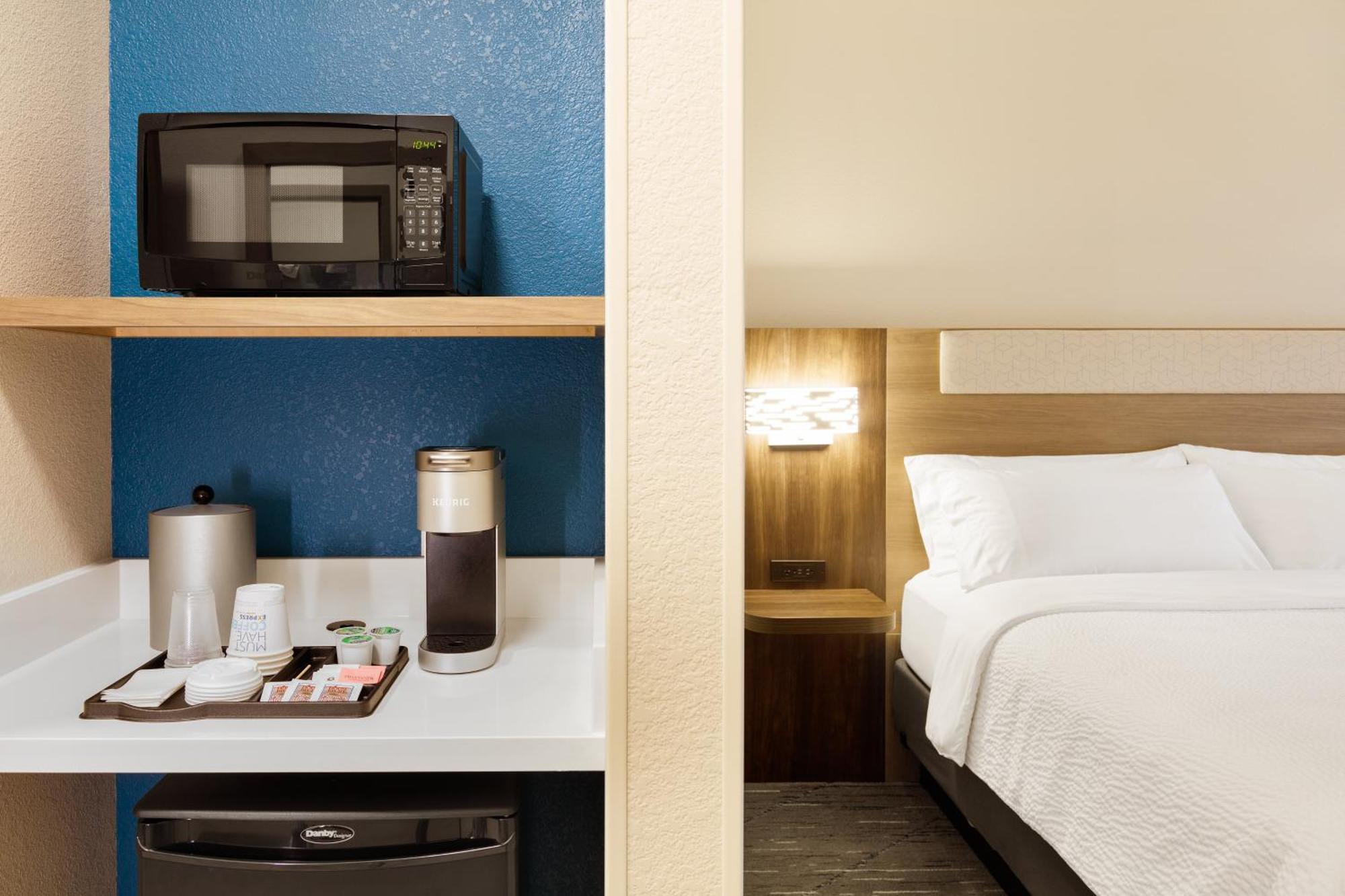 Holiday Inn Express Toledo North By Ihg Buitenkant foto