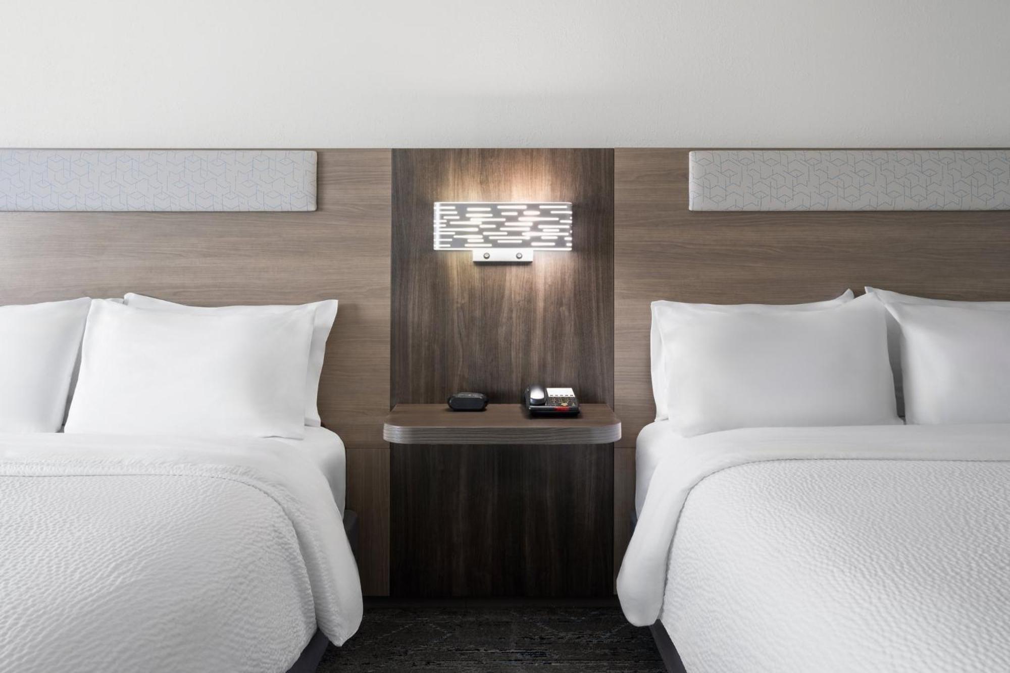 Holiday Inn Express Toledo North By Ihg Buitenkant foto